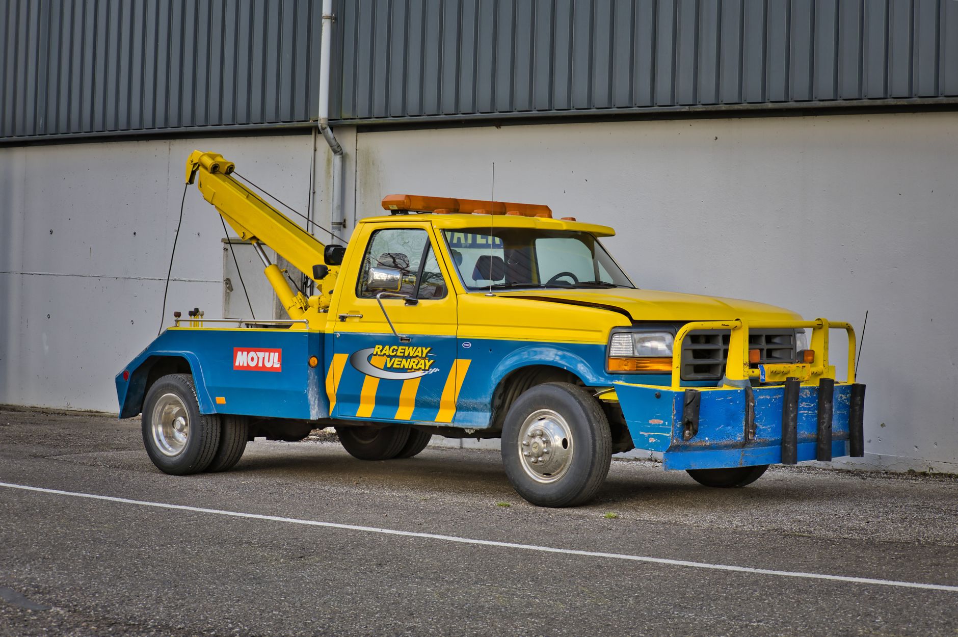 Remorquage voiture équipe à Toulon